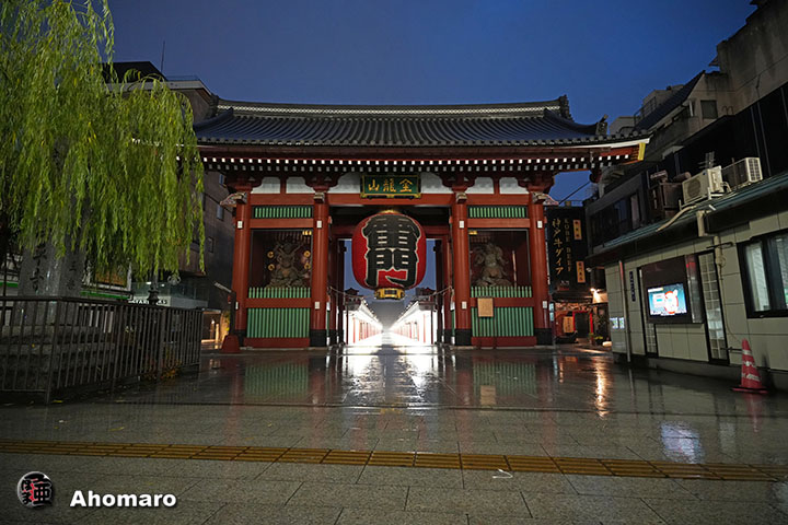 雷門前