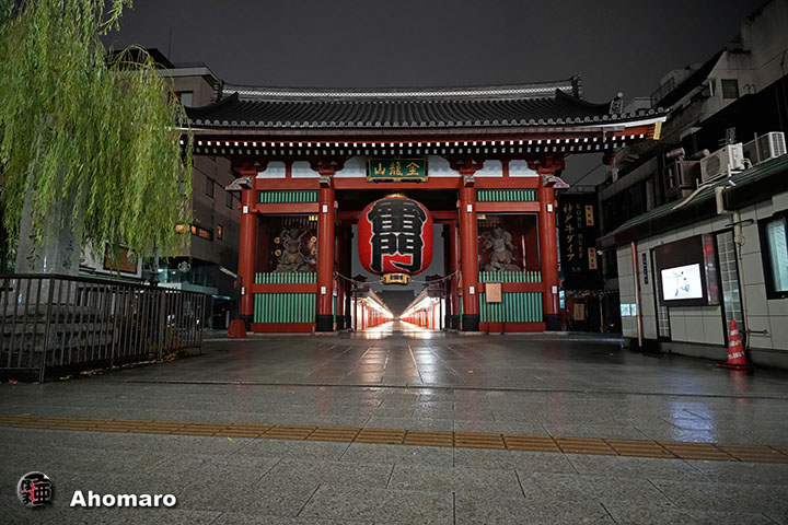 雷門前