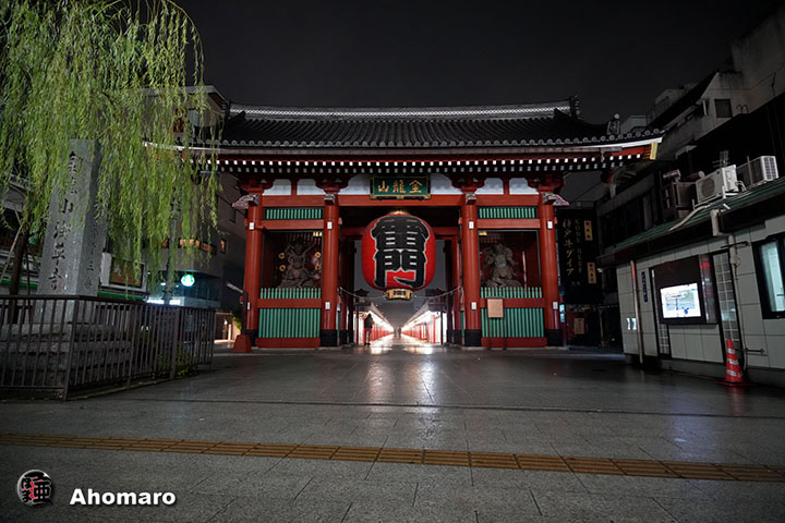 雷門前
