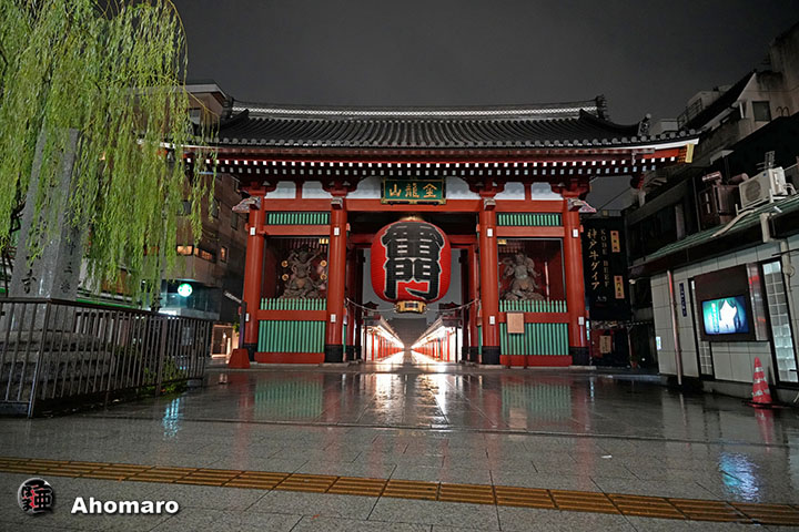 雷門前